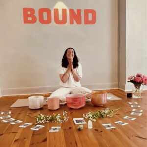 MOVE & SOUND – Sanfte Bewegung & Soundbath für Mamas